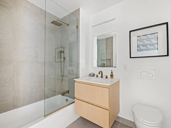 199 Conover Street image 8 of 12