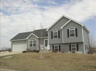 303 Buena Vista Dr, Arlington, WI 53911