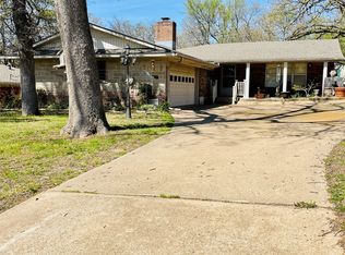 1339 Crestview Dr, Denison, TX 75020