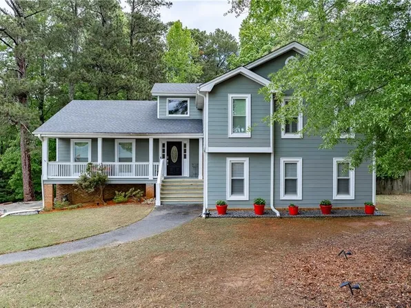 3236 Classic Dr, Snellville, GA 30078