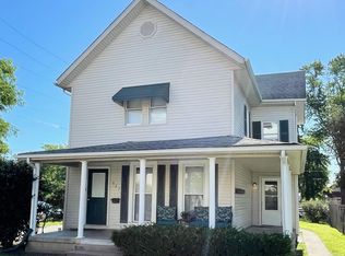 627 Chestnut St APT 4, Columbus, IN 47201