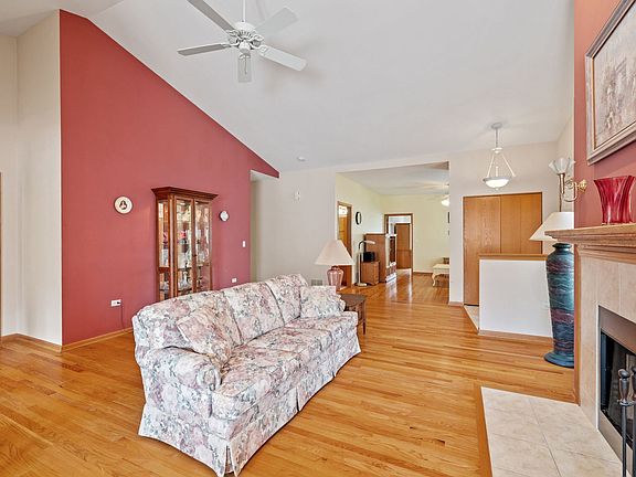 4th image of 11415 Foxwoods Dr