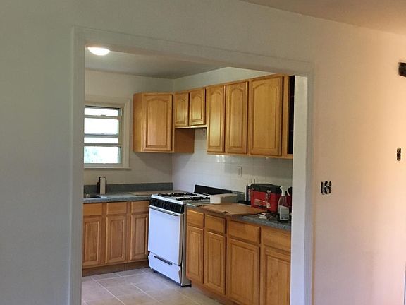 3rd image of 12 Logan Ave #2BD