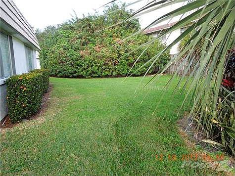 2nd image of 5495 Riverbluff Cir #V-20