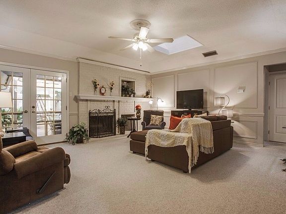 4th image of 2325 Shady Creek Dr