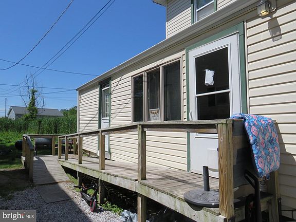 5th image of 313 W Main St