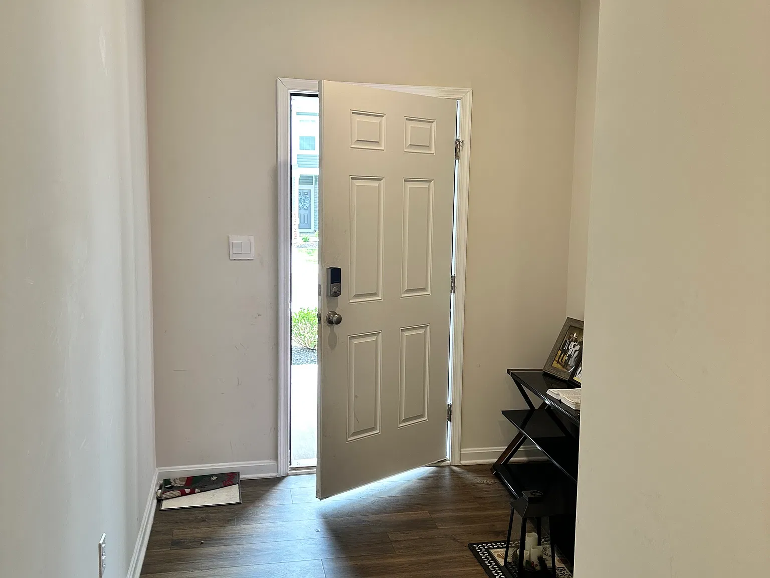 4 bed, 2.5 bath, 2336 sqft, $2,850 — Photo 1