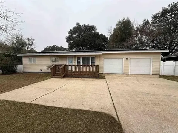4175 Bell Ln, Pace, FL 32571