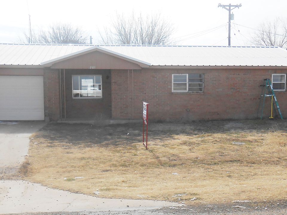 1st image of 207 E 1st St