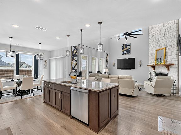 3rd image of 4618 Bel Air Dr