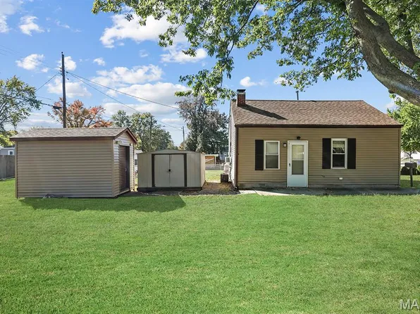 1922 E C St, Belleville, IL 62221