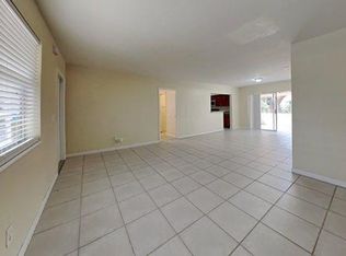 6609 SW 7th St, Hollywood, FL 33023