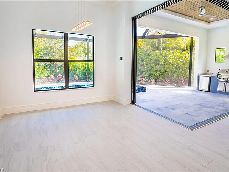 231 Legacy Ct — Photo 15