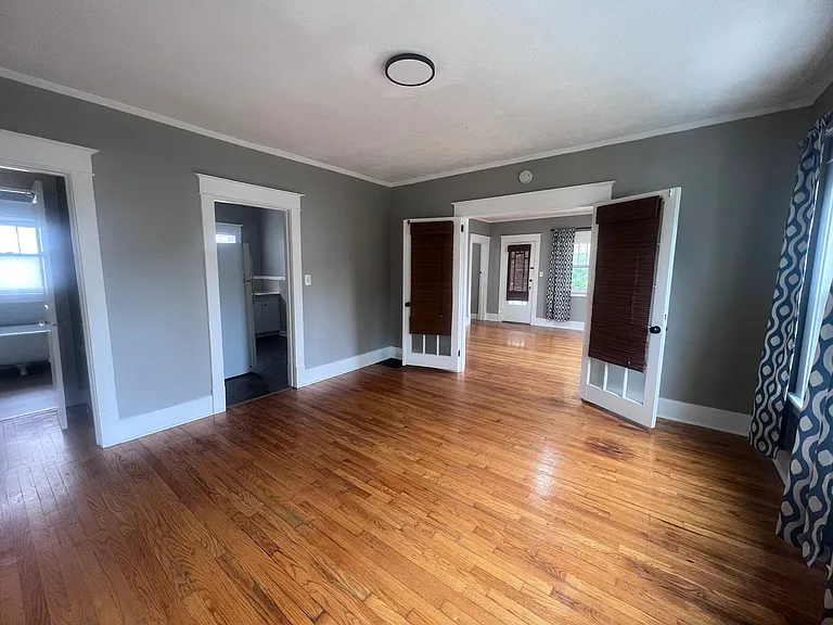 317 Pine Ave NW — Photo 6