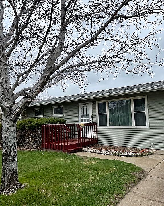 1st image of 406 Henkens Dr