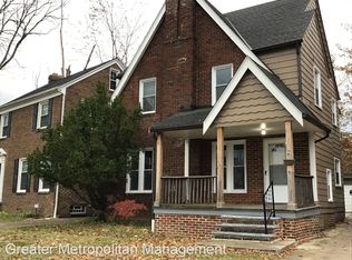 3558 Farland Rd, University Heights, OH 44118