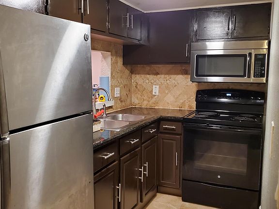 5th image of 7005 Waterside Dr