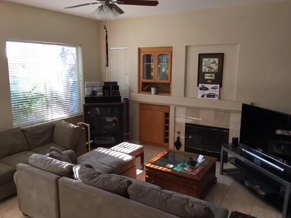 1948 Hyde Park Ln, Manteca, CA 95336