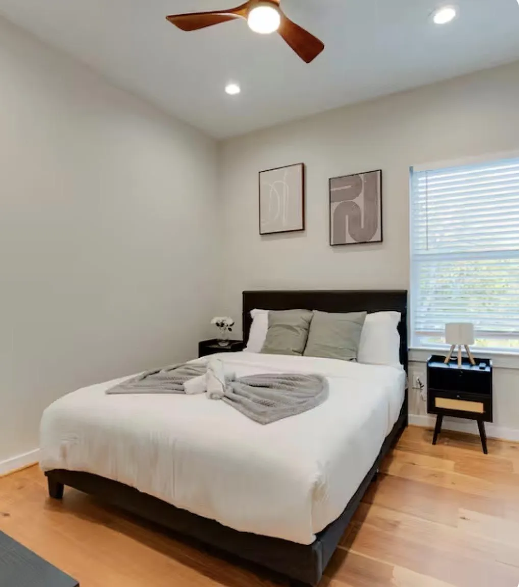 3 bed, 2.5 bath, 1550 sqft, $1,001 — Photo 1