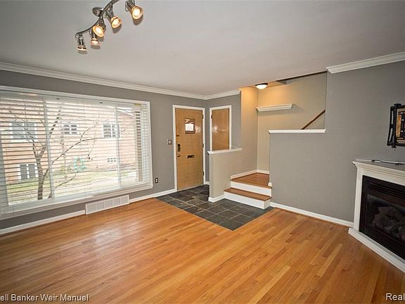 4th image of 1039 N Old Woodward Ave Unit 15