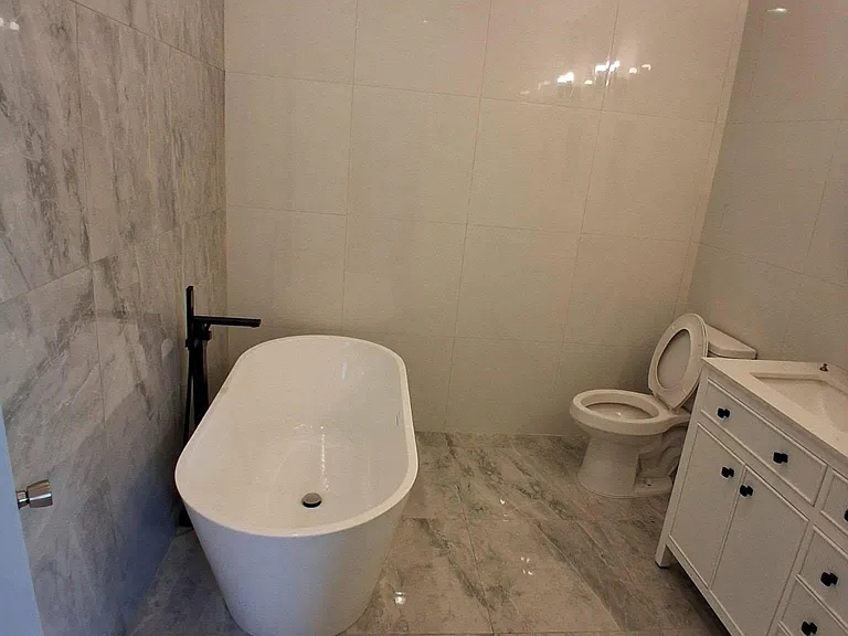 275 Claremont Ave #2 — Photo 20