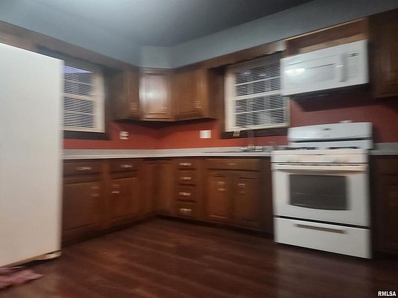 3rd image of 408 W Randolph St