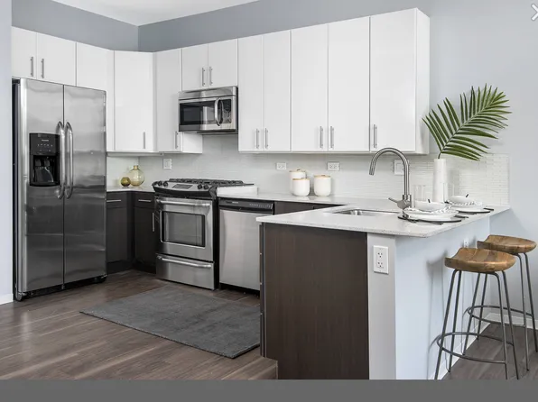 780 W Adams St #3208, Chicago, IL 60661