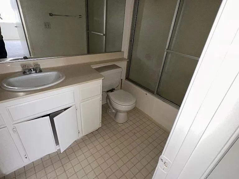 412 S Clementine St #111 — Photo 8