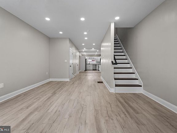 4th image of 5820 N 12th St
