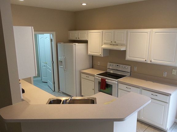 4th image of 186 Brassington Dr