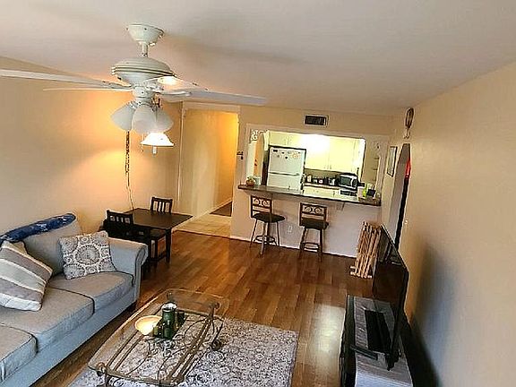 2nd image of 603 SE 15th St APT 102