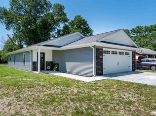 211 W Mohan St, Carterville, IL 62918