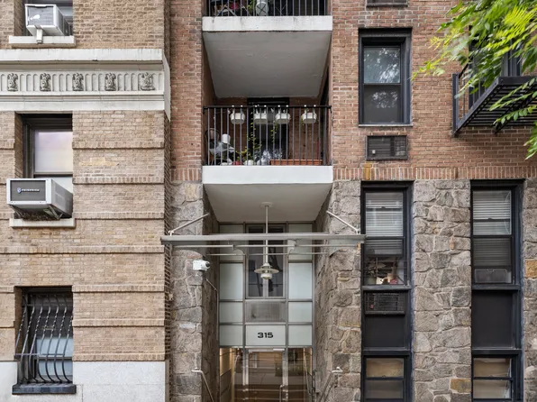 315 West 55th Street 1D image 9 of 10