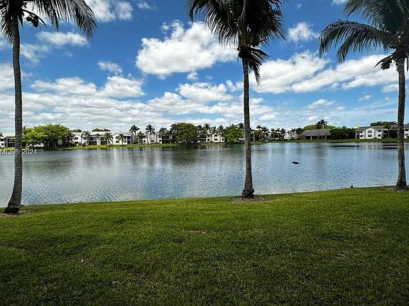 4th image of 1041 Jefferson Dr #1041C
