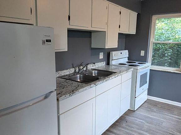 4th image of 2825 Westknolls Ln APT 4