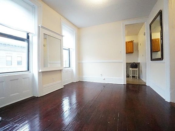 5th image of 100 W 113th St APT 10