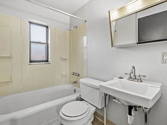 2nd image of 21-62 Melvin Ct #D
