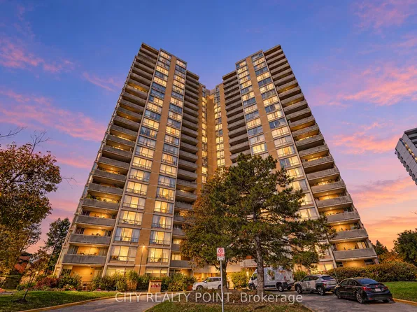 10 Martha Eaton Way #2003, Toronto, ON M6M 5B3