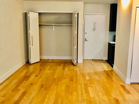 5th image of 424 W 53rd St #616