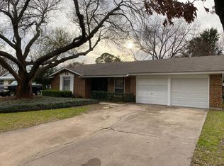 1814 Santa Cruz Cir, Grand Prairie, TX 75051