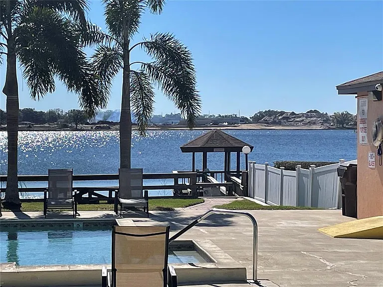 687 Lake Dexter Cir — Photo 31