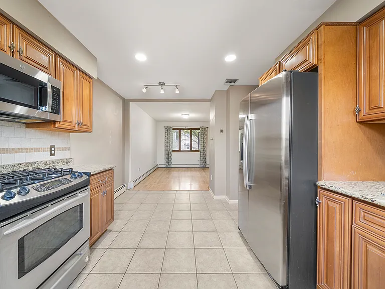 140 Allwood Rd #C — Photo 15