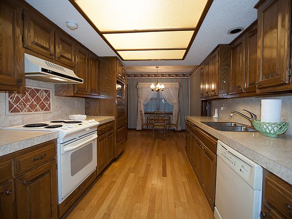 Abundant Cabinets