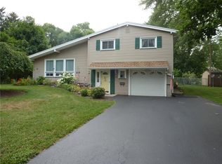 73 Clardale Dr, Rochester, NY 14616