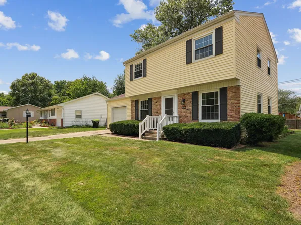 1807 Rebecca Dr, Champaign, IL 61821