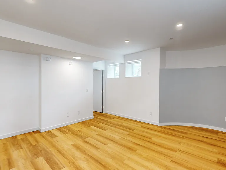 3097 Washington St #27 — Photo 8