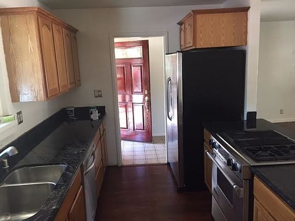 5th image of 2664 Sheldon Dr