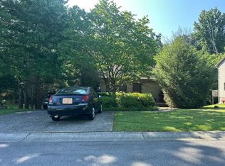 1821 Glen Echo Rd, Johnson City, TN 37604