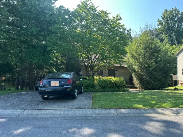 1821 Glen Echo Rd, Johnson City, TN 37604