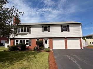 6 Canterbury Rd, Woburn, MA 01801